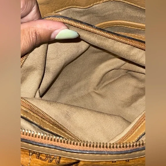 MCM Visetos Medium Essentials Shopper Tote Cognac - Picture 13 of 17